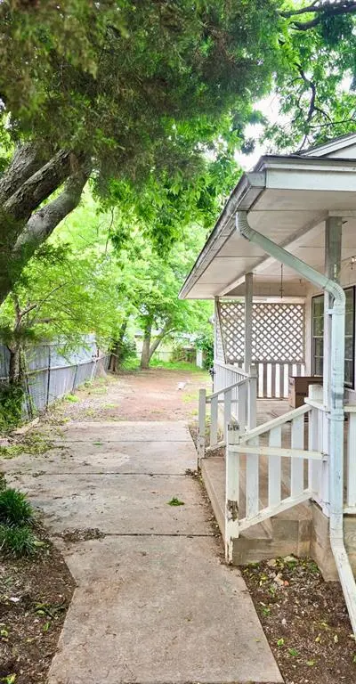 417 W Huffman Street, Krum TX 76249 - Photo 3