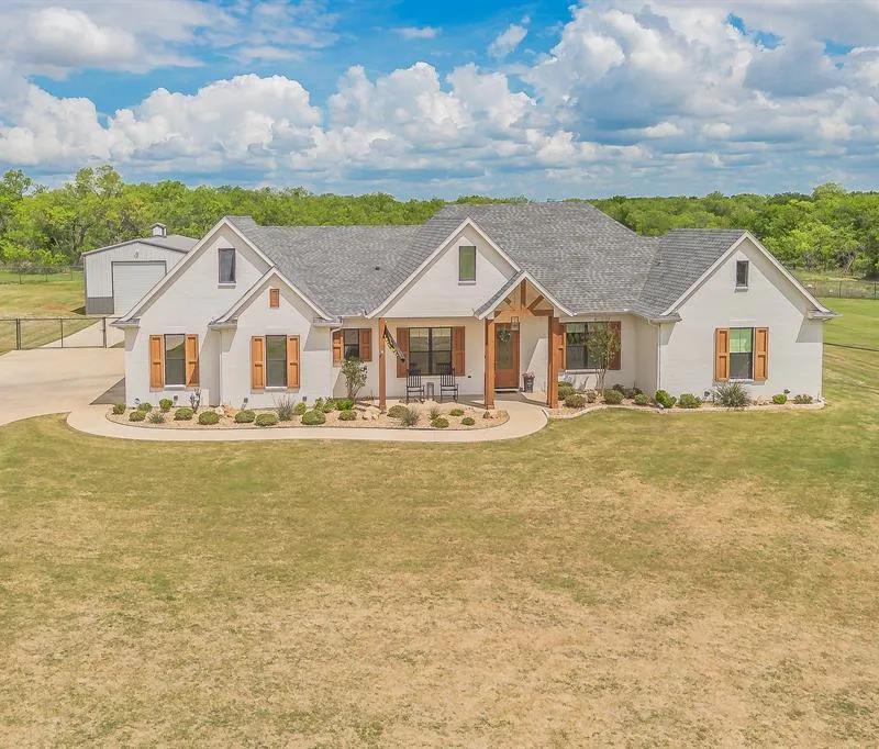 105 Hondo Circle, Millsap TX 76066
