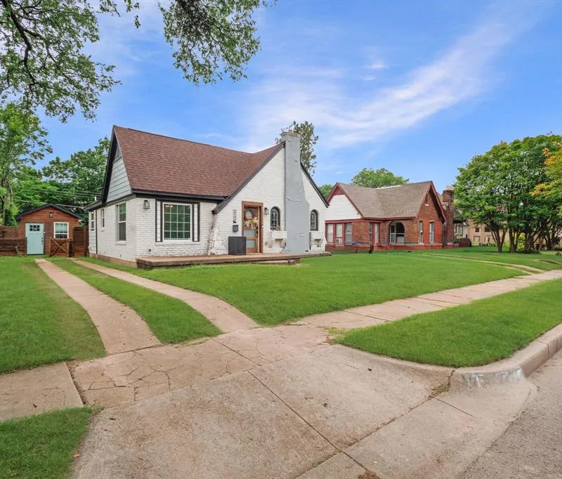 2744 Catherine Street, Dallas TX 75211