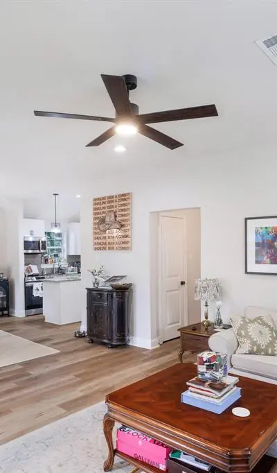 2744 Catherine Street, Dallas TX 75211 - Photo 3