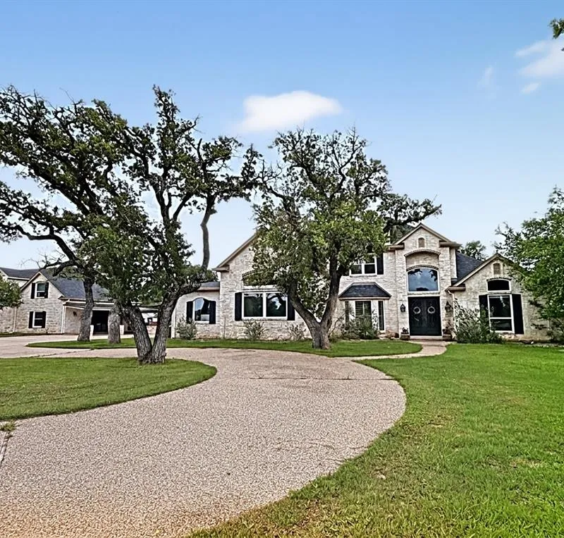 909 Higginbotham Lane, China Spring TX 76633