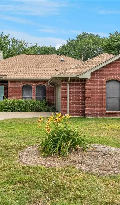 1263 Wendy Court, Kennedale TX 76060 - Photo 2