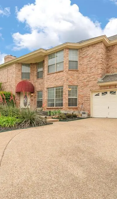 5956 River Bend Drive, Benbrook TX 76132 - Photo 2