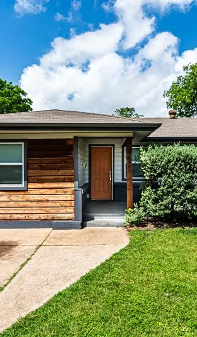 4447 Moler Street, Dallas TX 75211 - Photo 2