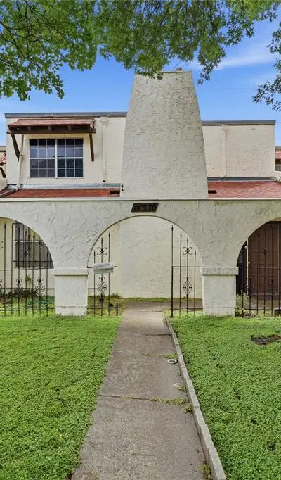 14370 Haymeadow Circle, Dallas TX 75254 - Photo 2