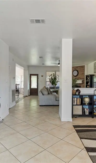 2312 Green Mere Drive, Arlington TX 76001 - Photo 2