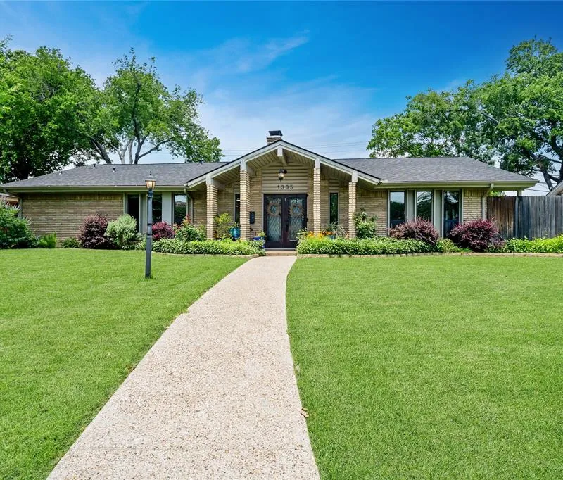1305 Savannah Drive, Irving TX 75062