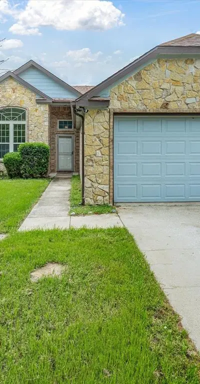 621 Lamp Post Lane, Oak Point TX 75068 - Photo 2