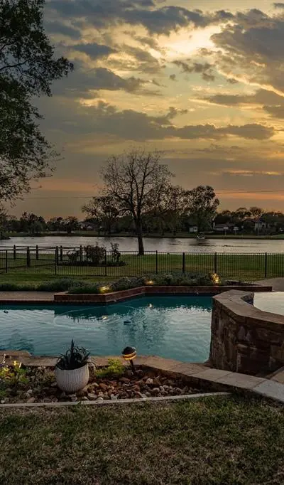 210 N Forest Lane, Double Oak TX 75077