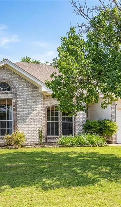 211 Arthur Drive, Kennedale TX 76060 - Photo 2