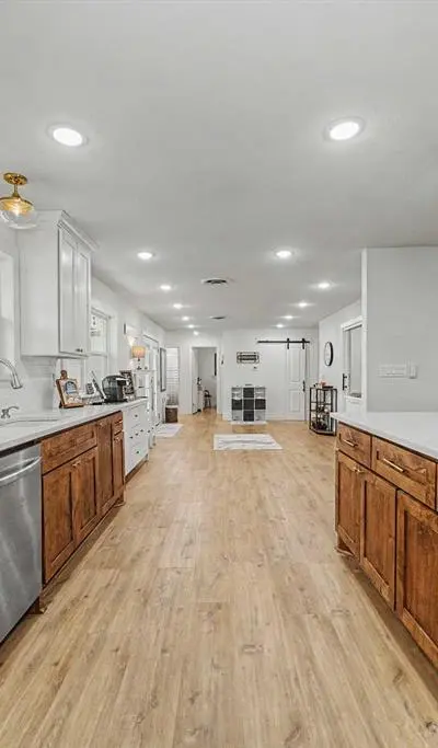 401 NW 32nd Street, Mineral Wells TX 76067 - Photo 3