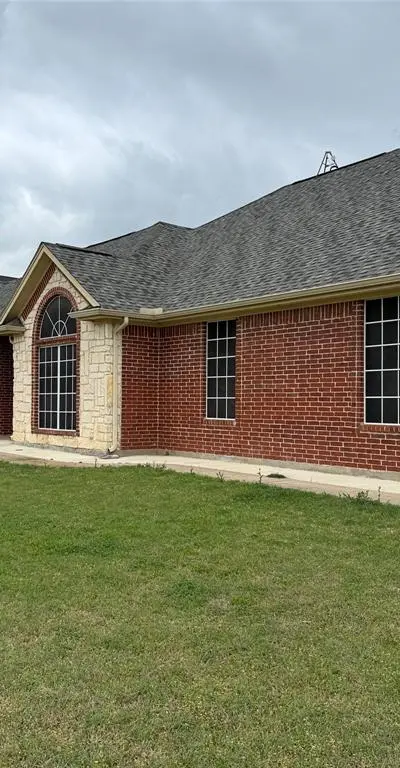 543 Islet Drive, Runaway Bay TX 76426 - Photo 2