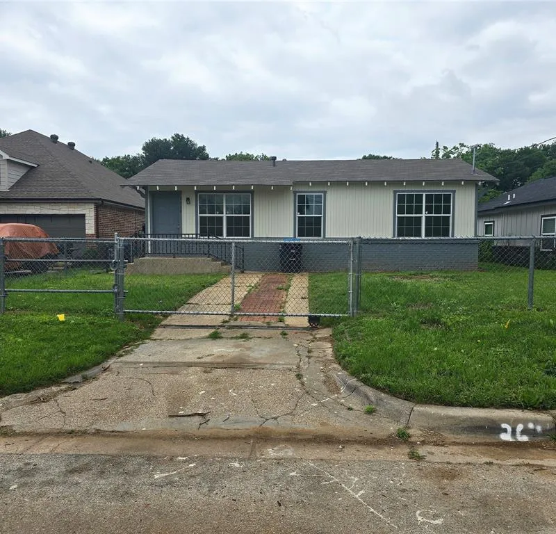 5010 Sunshine Drive, Fort Worth TX 76105