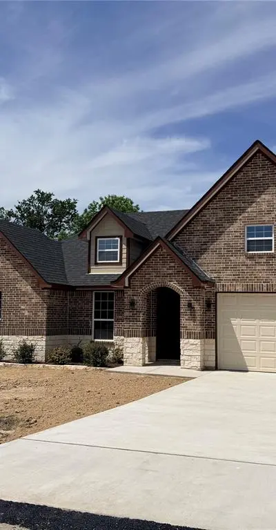 302 E Travis Street, Leonard TX 75452