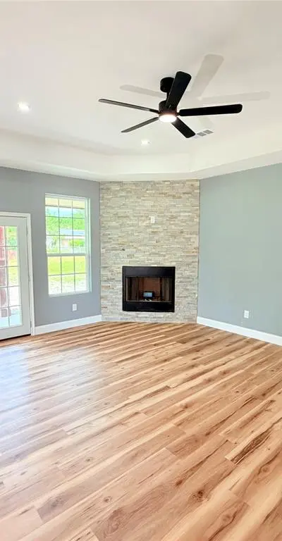 302 E Travis Street, Leonard TX 75452 - Photo 4