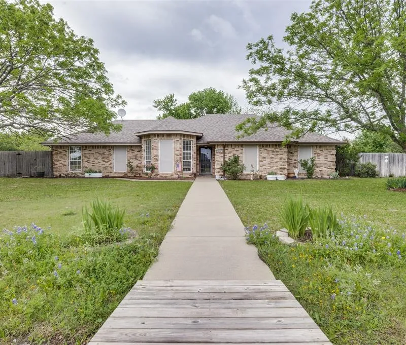 3336 Dasher Street, Lancaster TX 75146