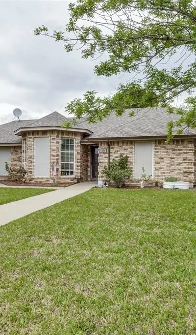 3336 Dasher Street, Lancaster TX 75146 - Photo 3