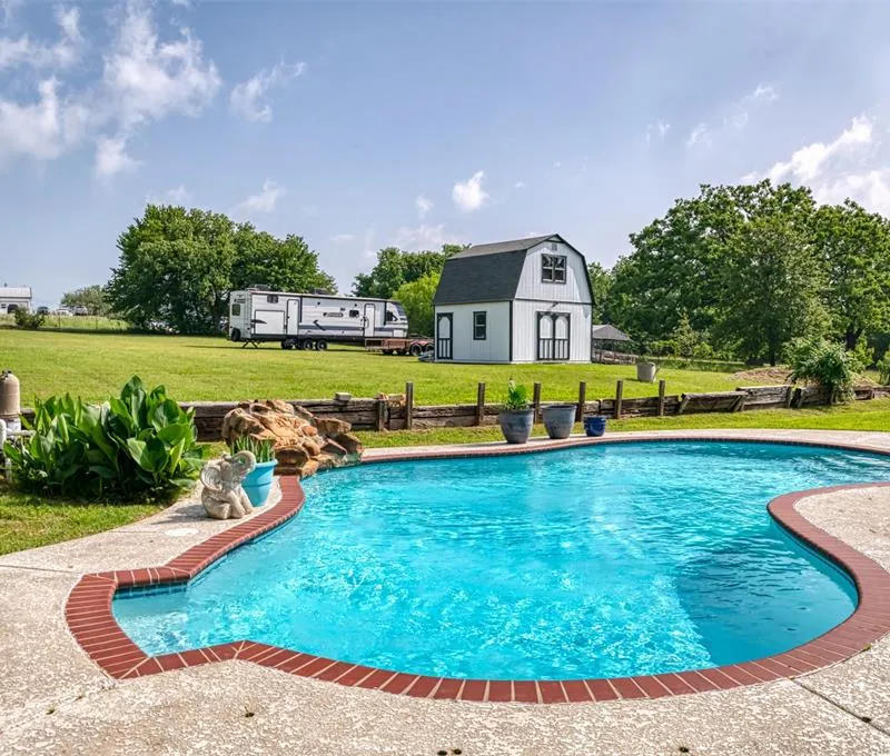 2268 Tanglewood Street, Weatherford TX 76085