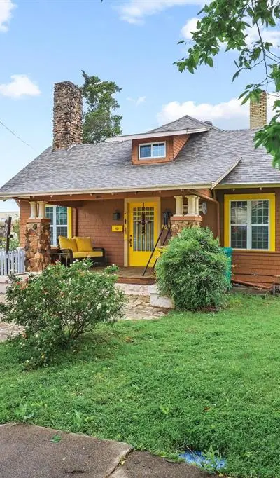 901 8th Street, Honey Grove TX 75446