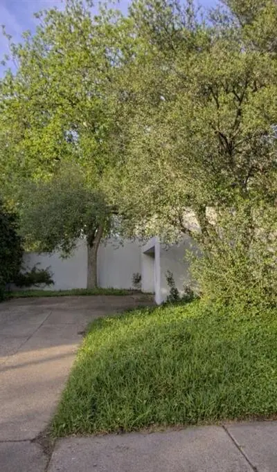 5108 Maple Springs Boulevard, Dallas TX 75235 - Photo 3