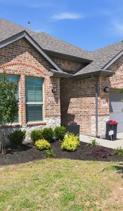 4727 Bluffview Drive, Haltom City TX 76137 - Photo 2