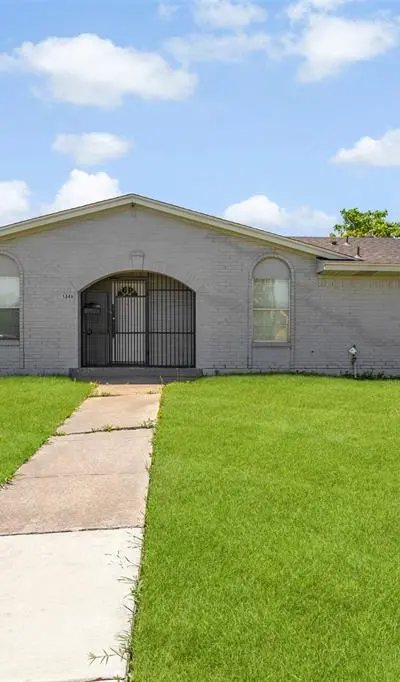 5848 Keeneland Parkway, Dallas TX 75211