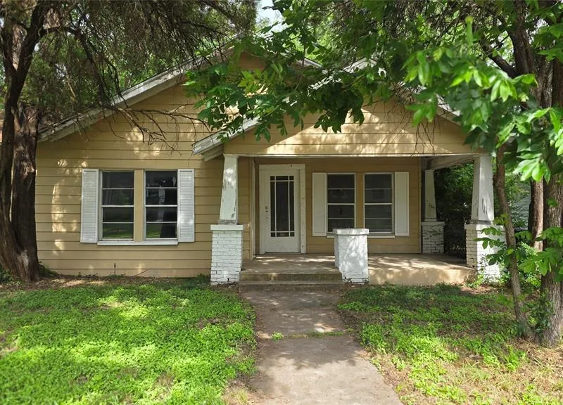 714 N Montclair Avenue, Dallas TX 75208