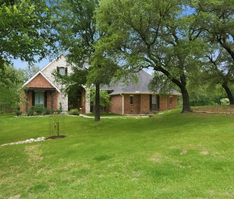 1012 Vista Hills Drive, Reno TX 76082