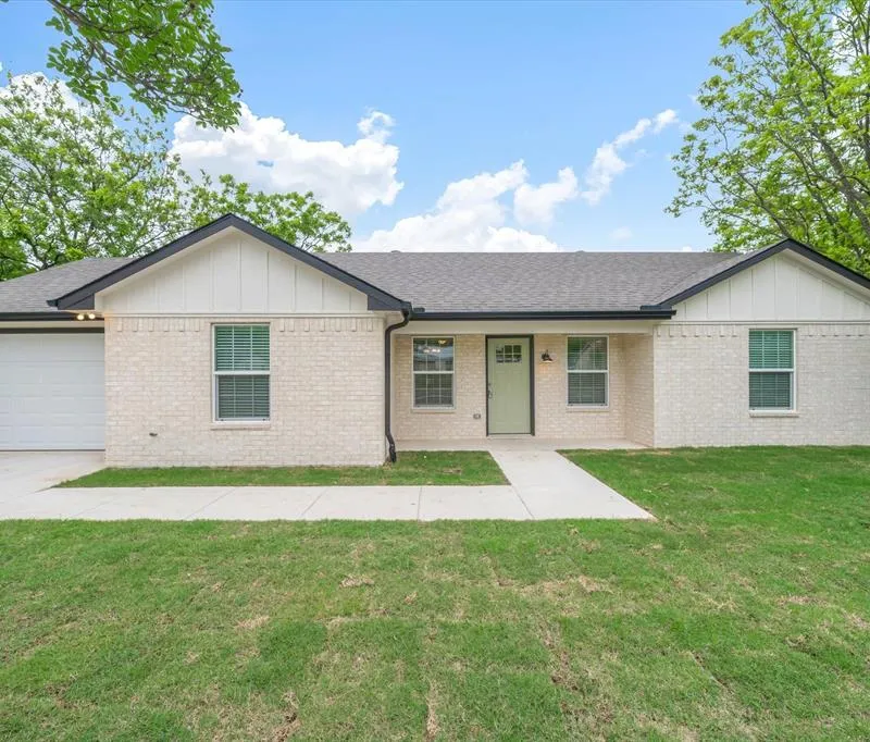 1015 W Park Drive, Wills Point TX 75169