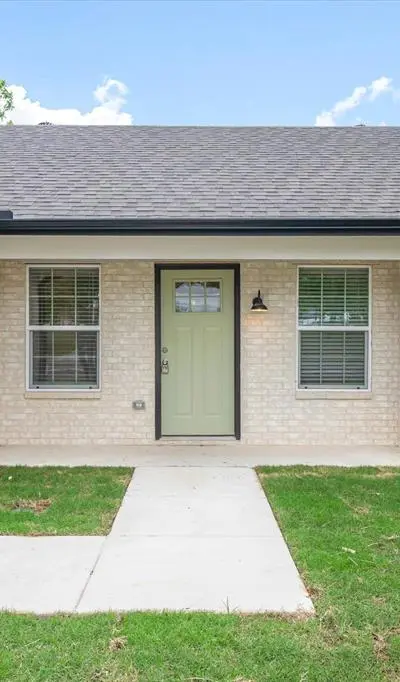 1015 W Park Drive, Wills Point TX 75169 - Photo 2