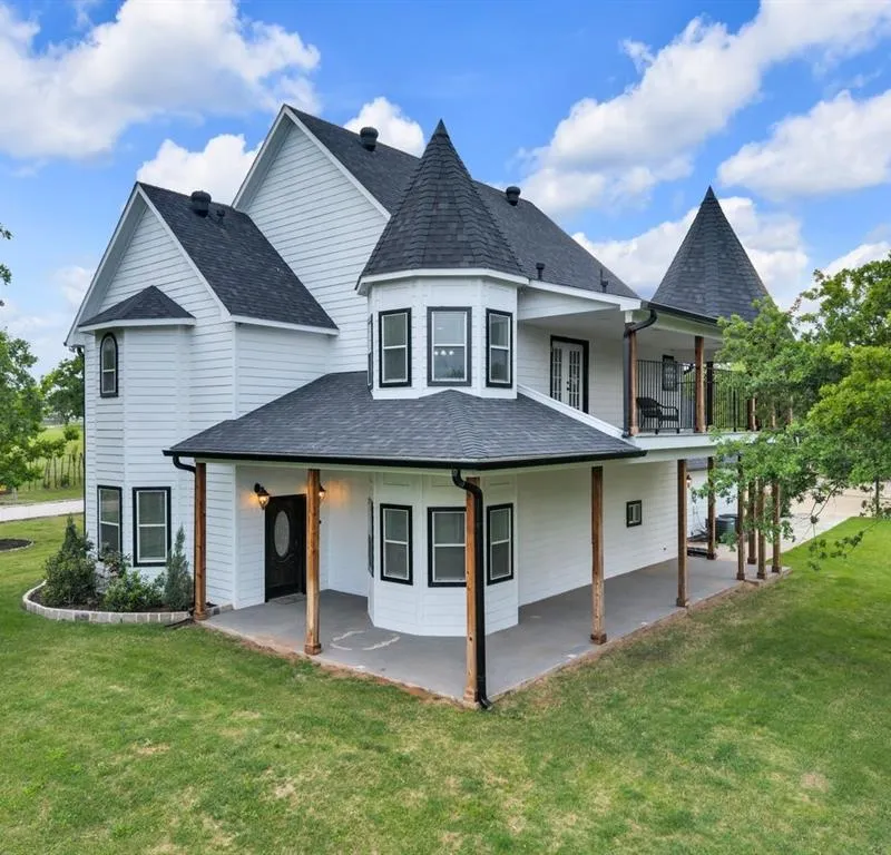 268 Lacy Drive, Lipan TX 76462