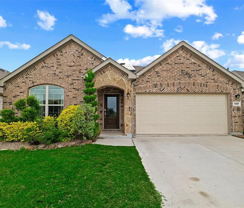 9201 Acre Meadows Lane, Arlington TX 76002