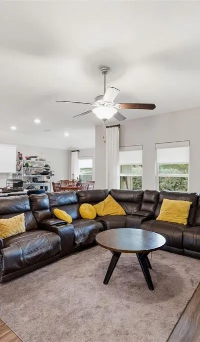 9201 Acre Meadows Lane, Arlington TX 76002 - Photo 3