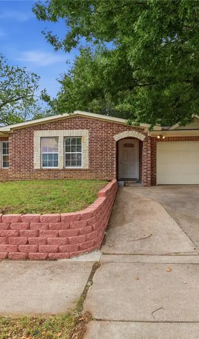 1314 E Lovers Lane, Arlington TX 76010 - Photo 2