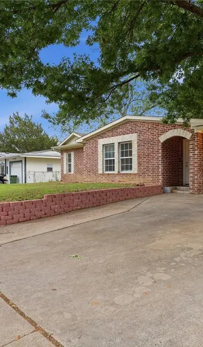 1314 E Lovers Lane, Arlington TX 76010 - Photo 3