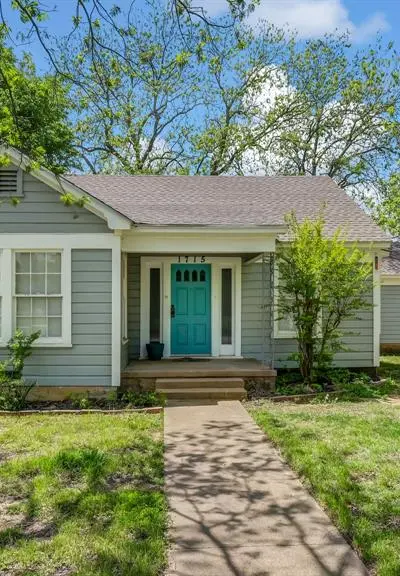 1715 N Oak Avenue, Mineral Wells TX 76067 - Photo 2