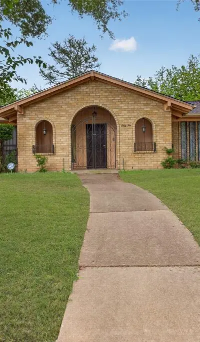 6010 Hunters View Lane, Dallas TX 75232 - Photo 2