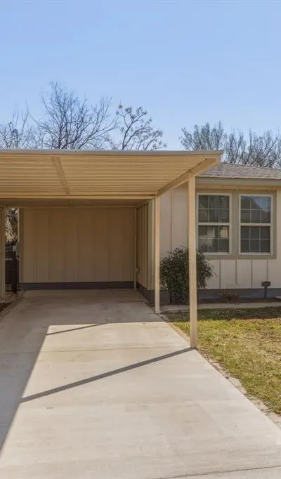 617 Truman Street, Arlington TX 76011 - Photo 2