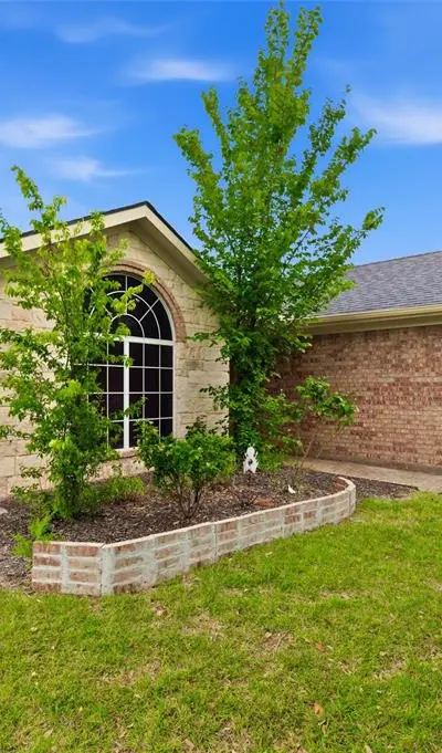612 Owen Trail, Grand Prairie TX 75051