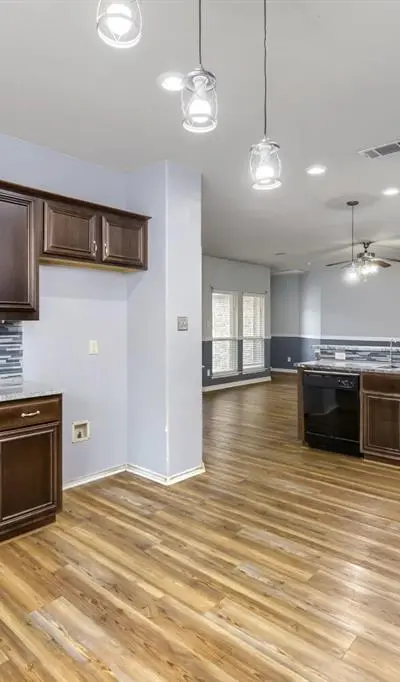 1513 Vermont Avenue, Lancaster TX 75134 - Photo 4