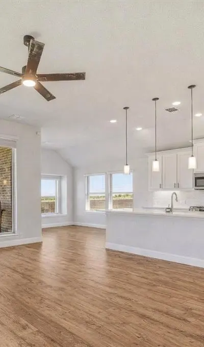 800 Jaguar Ridge, Godley TX 76044 - Photo 2
