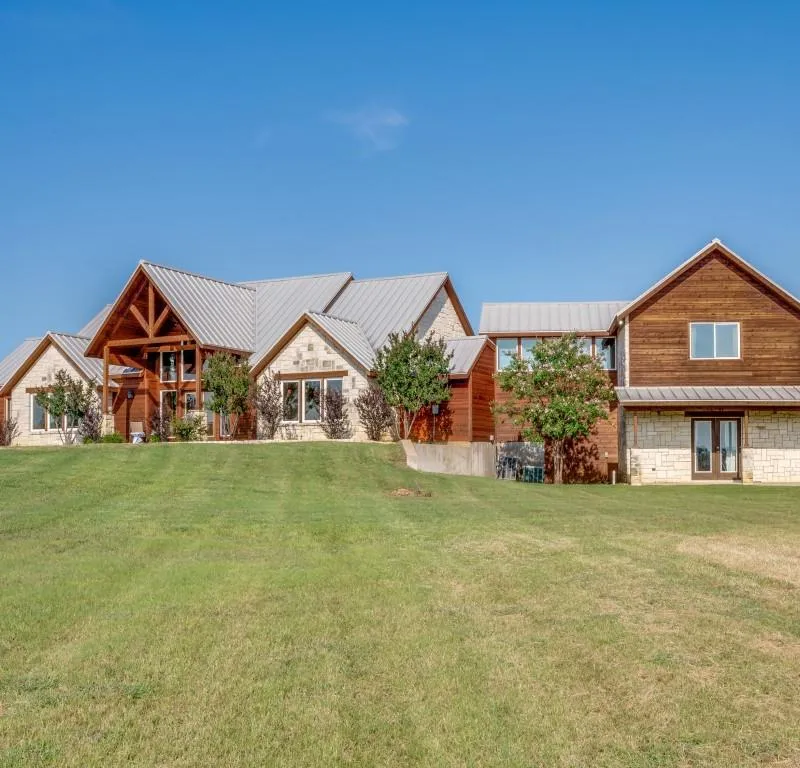 2250 Morrow Road, Valley View TX 76272