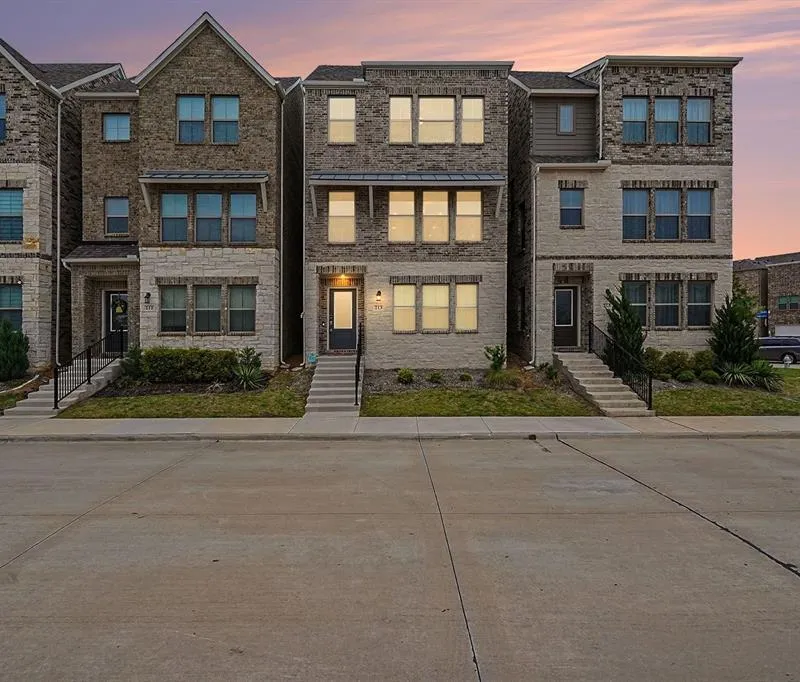 213 Settlers Way, Euless TX 76040