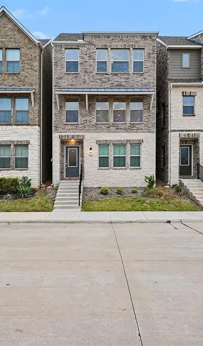 213 Settlers Way, Euless TX 76040 - Photo 2