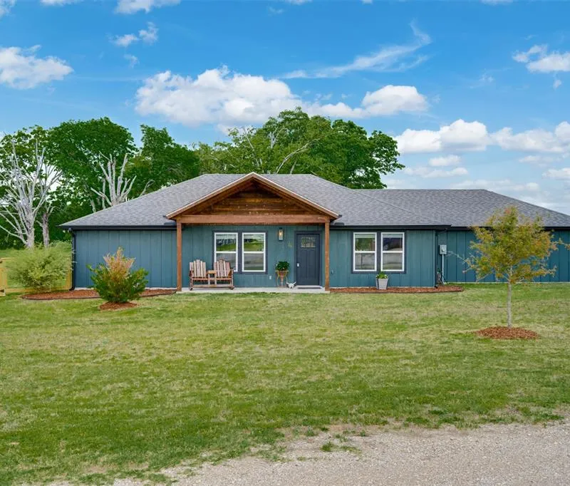 64 Private Road 43792, Paris TX 75462