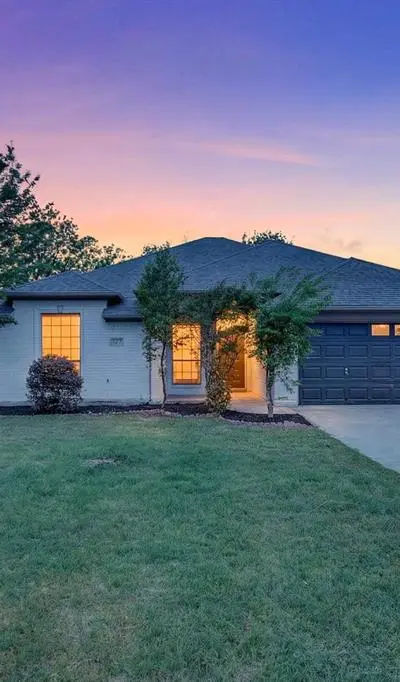 127 Port O Call Court, Runaway Bay TX 76426