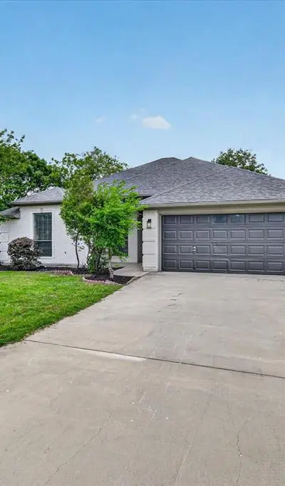 127 Port O Call Court, Runaway Bay TX 76426 - Photo 2