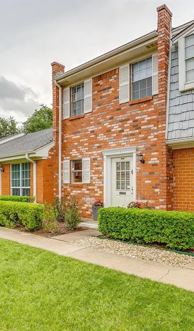 1211 Roaring Springs Road, Fort Worth TX 76114