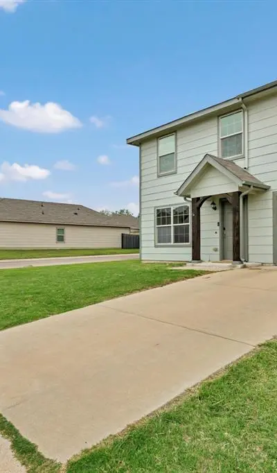 1501 Sierra Estate Trail, Fort Worth TX 76119 - Photo 2