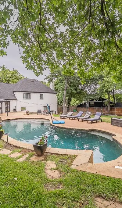 4105 Shady Valley Court, Arlington TX 76013 - Photo 2